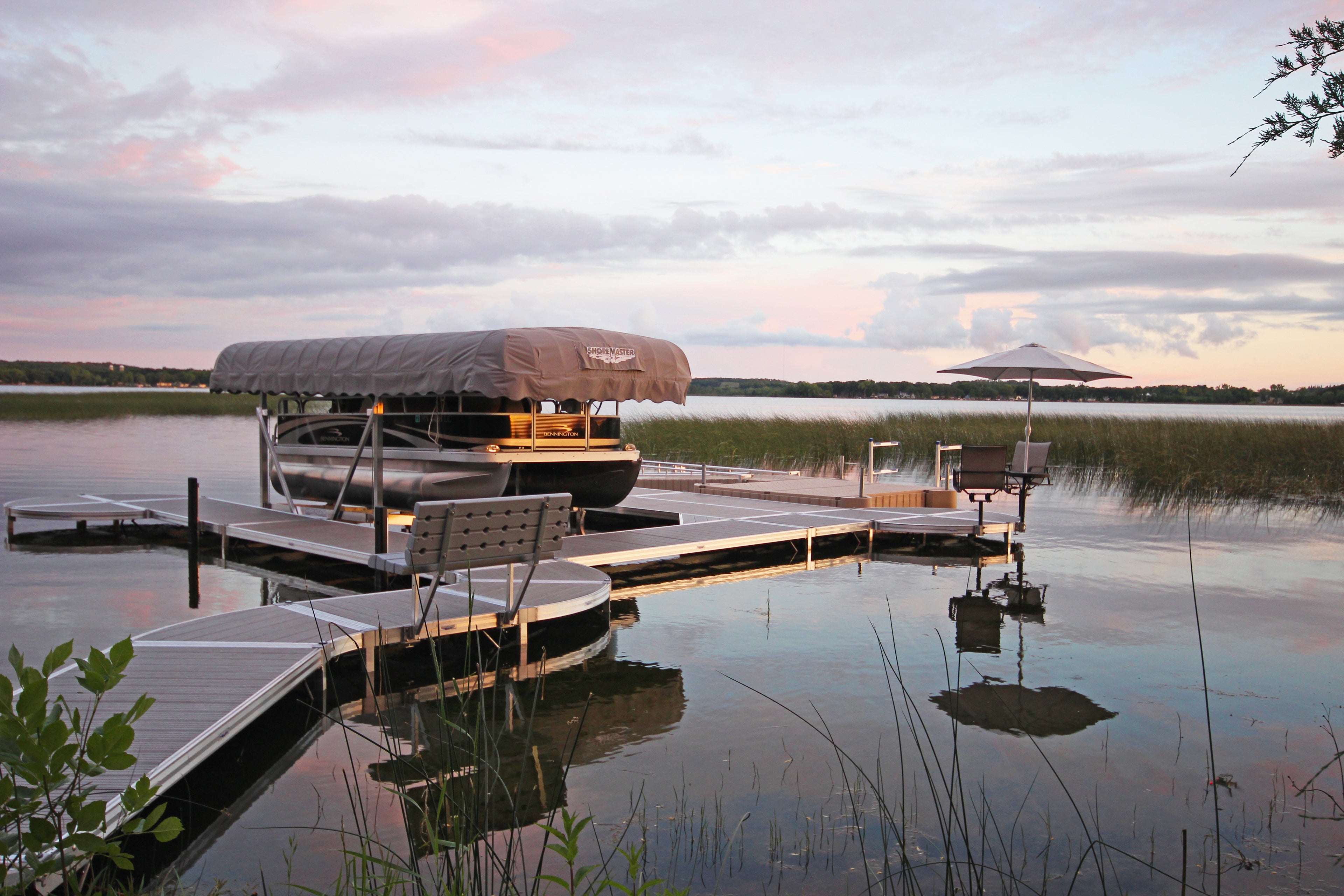 Shoremaster Docks and Lifts in Sylvan Lake, get the latest in waterfront systems and solutions. Customize your lake dock today.